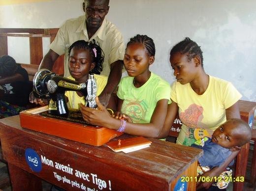 Tailoring classes for single teenage mothers