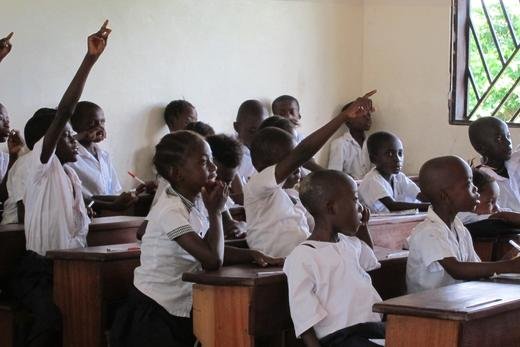 Primary school students in Kikimi