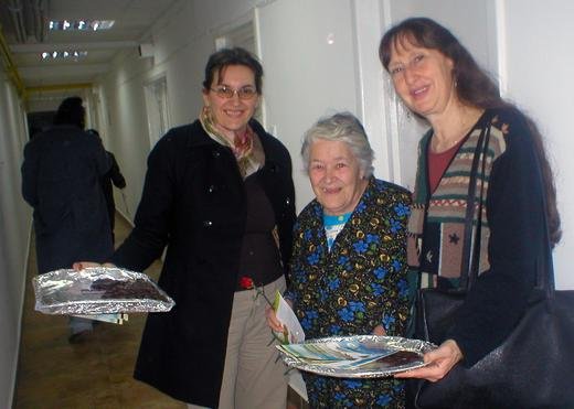 Alexandra and Hannah with a happy lady from the St Luca hospice, Bucharest