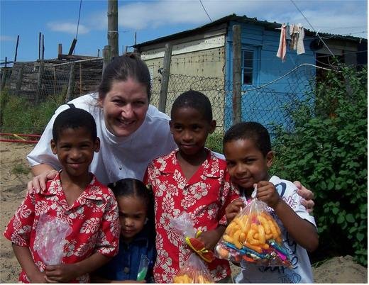 Helping Hand, Cape Town: Anja and children at the soup kitchen