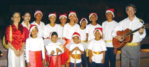 Christmas_at_Angkor_Wat_1.jpg