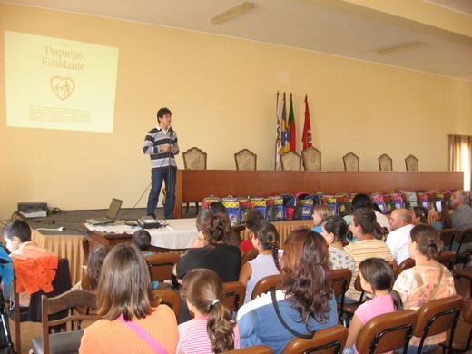 Fabio at the backpack handout ceremony