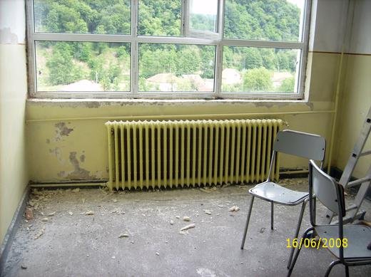 Renovating a children's room at the hospital in Otelu Rosu, Romania