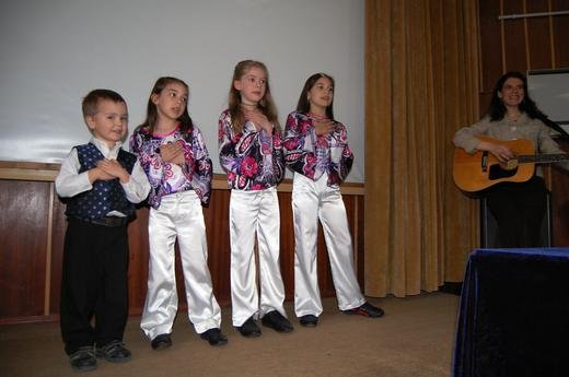 Singing for the children at Pediatric Hospital Grigore Alexandrescu, Romania