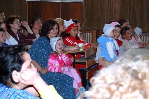 The audience enjoying the show at Pediatric Hospital Grigore Alexandrescu, Bucharest