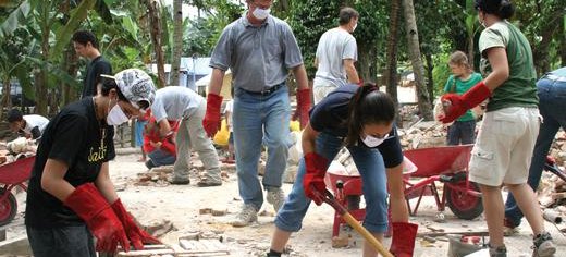 Volunteers_help_with_clean_up.JPG